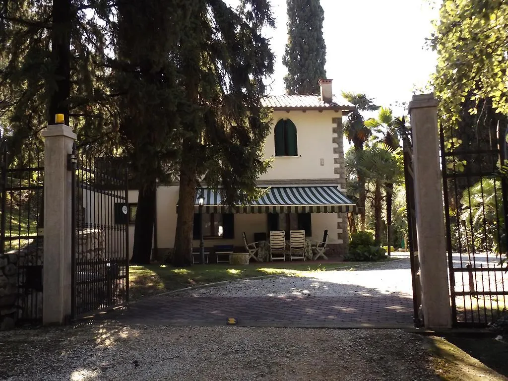 Villa Delle Sirene Garda   Garda (Verona)